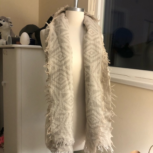 WILFRED Scarf - Picture 1 of 3